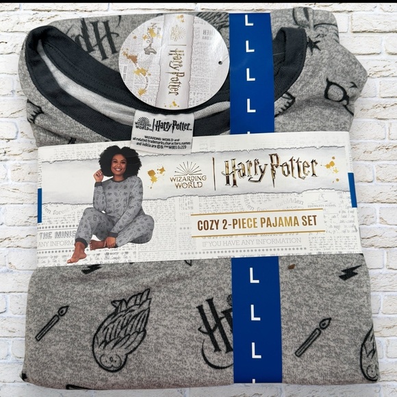 NWT Harry Potter Women 2 Piece Pajama Set Size L - Picture 2 of 3
